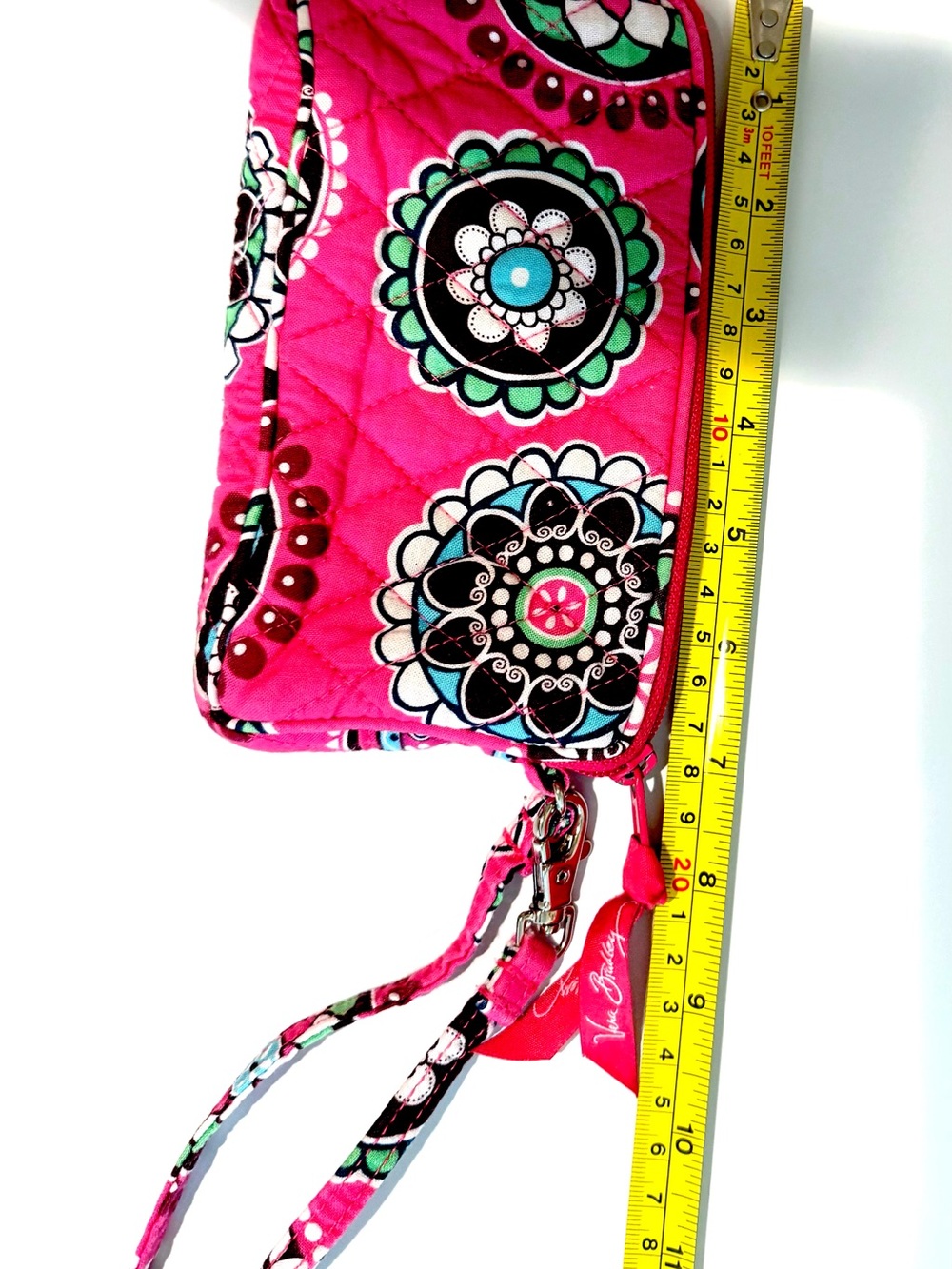 Vera Bradley Pink Quilted Wristlet with Floral Medallion Print NWOT - Picture 4 of 8
